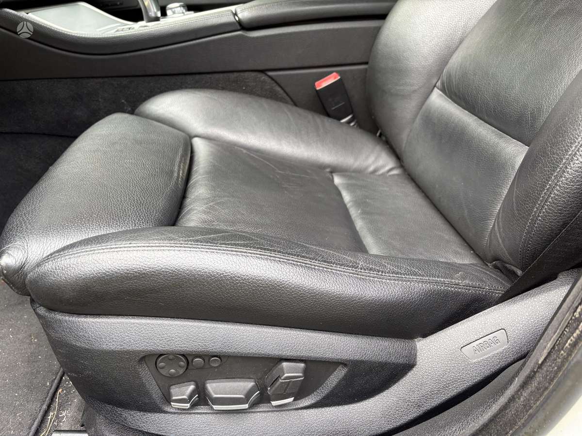 BMW 520 2013 — photo 11