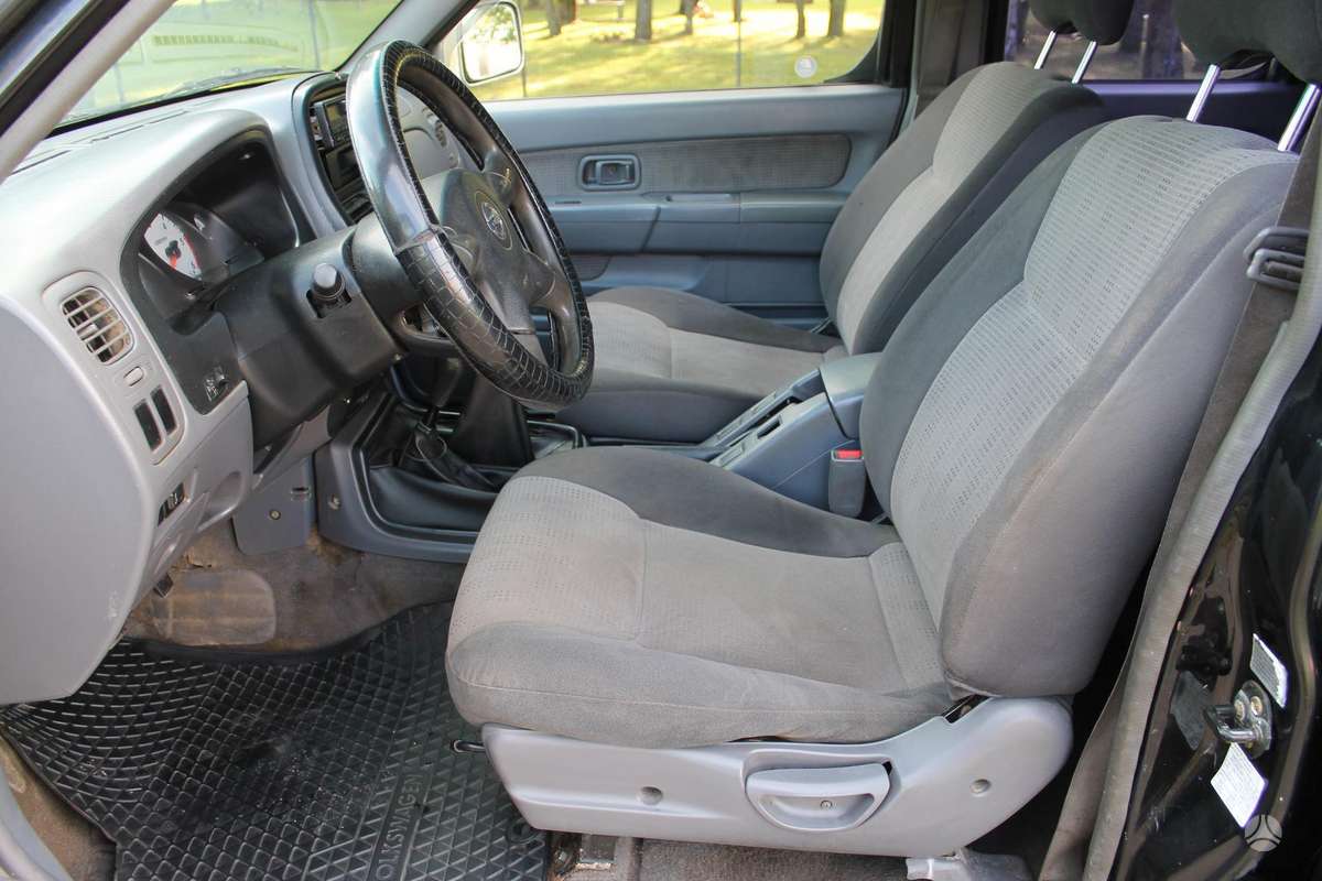 Nissan Navara 2004 — photo 8