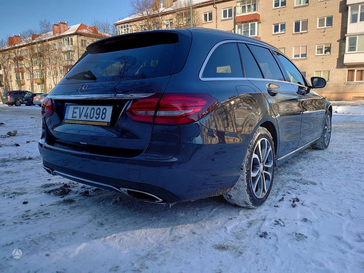 Mercedes-Benz C350 2015 — engine 2000 cm³, 211 HP (155kW)