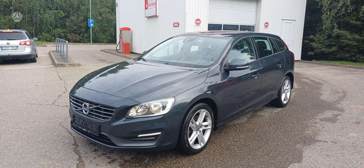 Volvo V60 2013 — вигляд ззаду