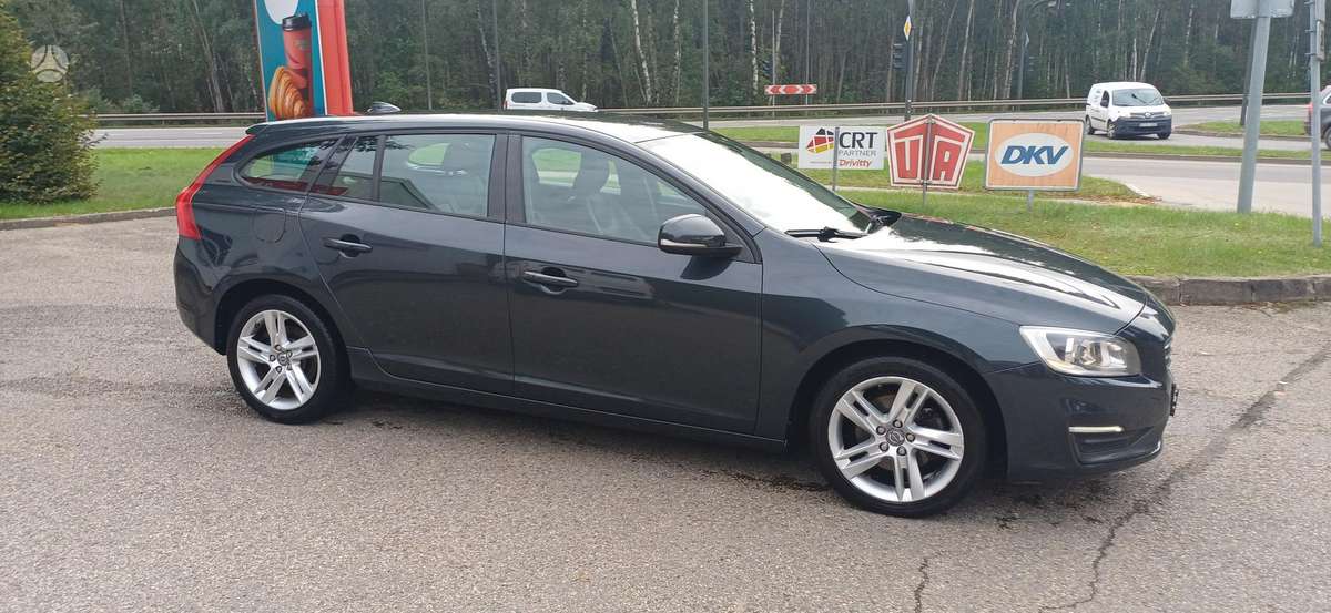 Volvo V60 2013 — салон