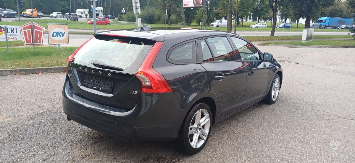Volvo V60 2013 — двигун 1984 cm³, 163 HP (120kW)