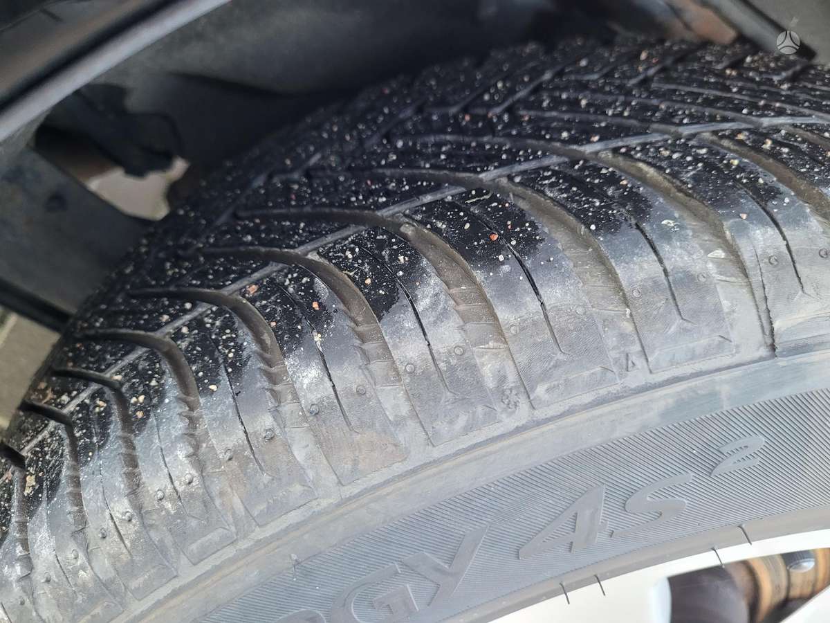 Volvo V70 2011 — photo 17