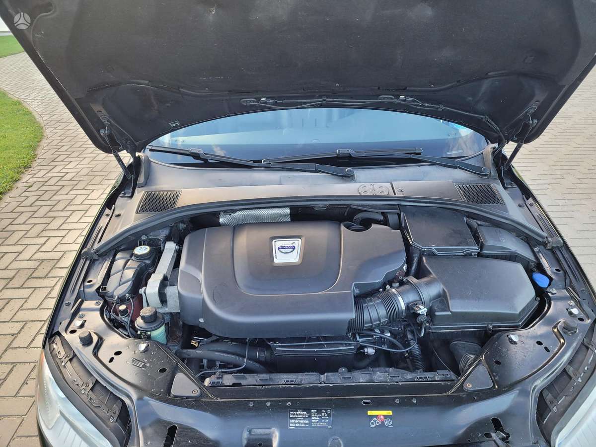 Volvo V70 2011 — photo 18
