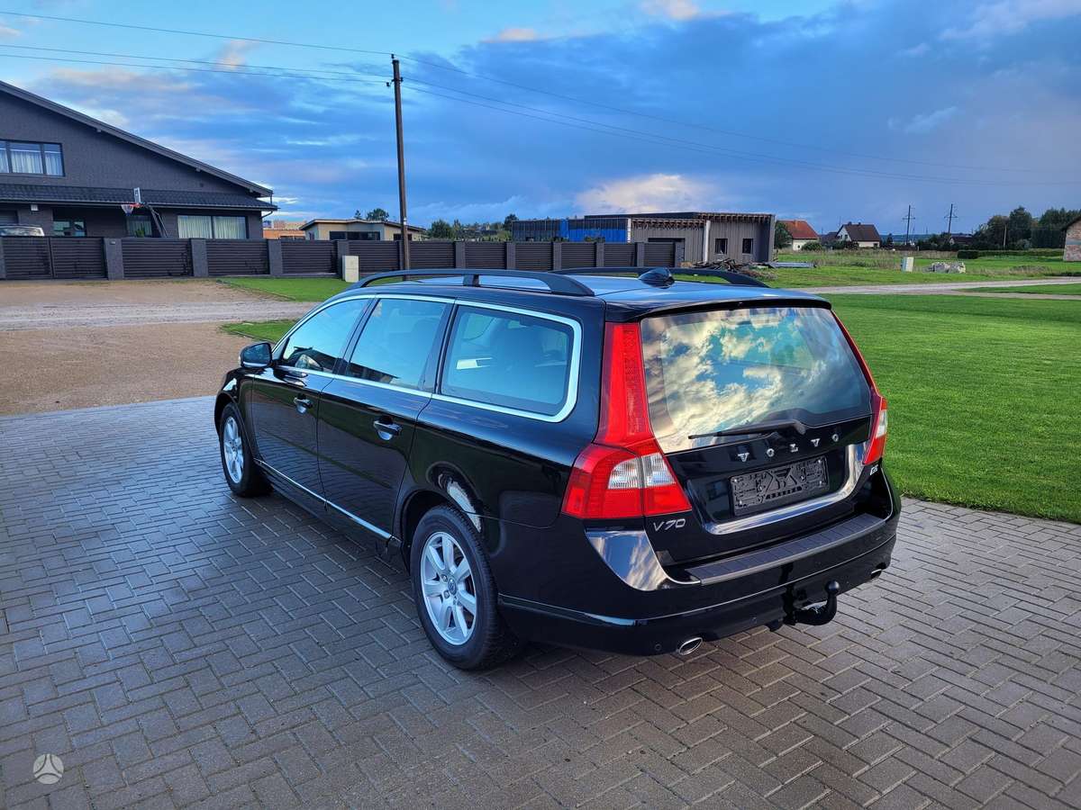 Volvo V70 2011 — photo 9