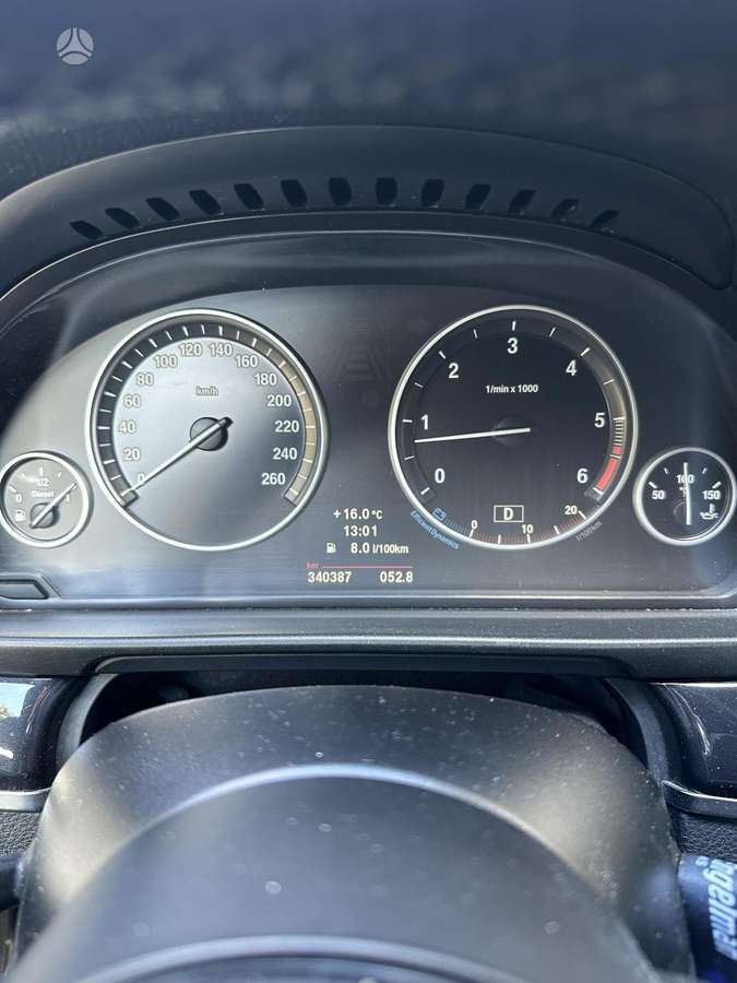 BMW 520 2011 — photo 11