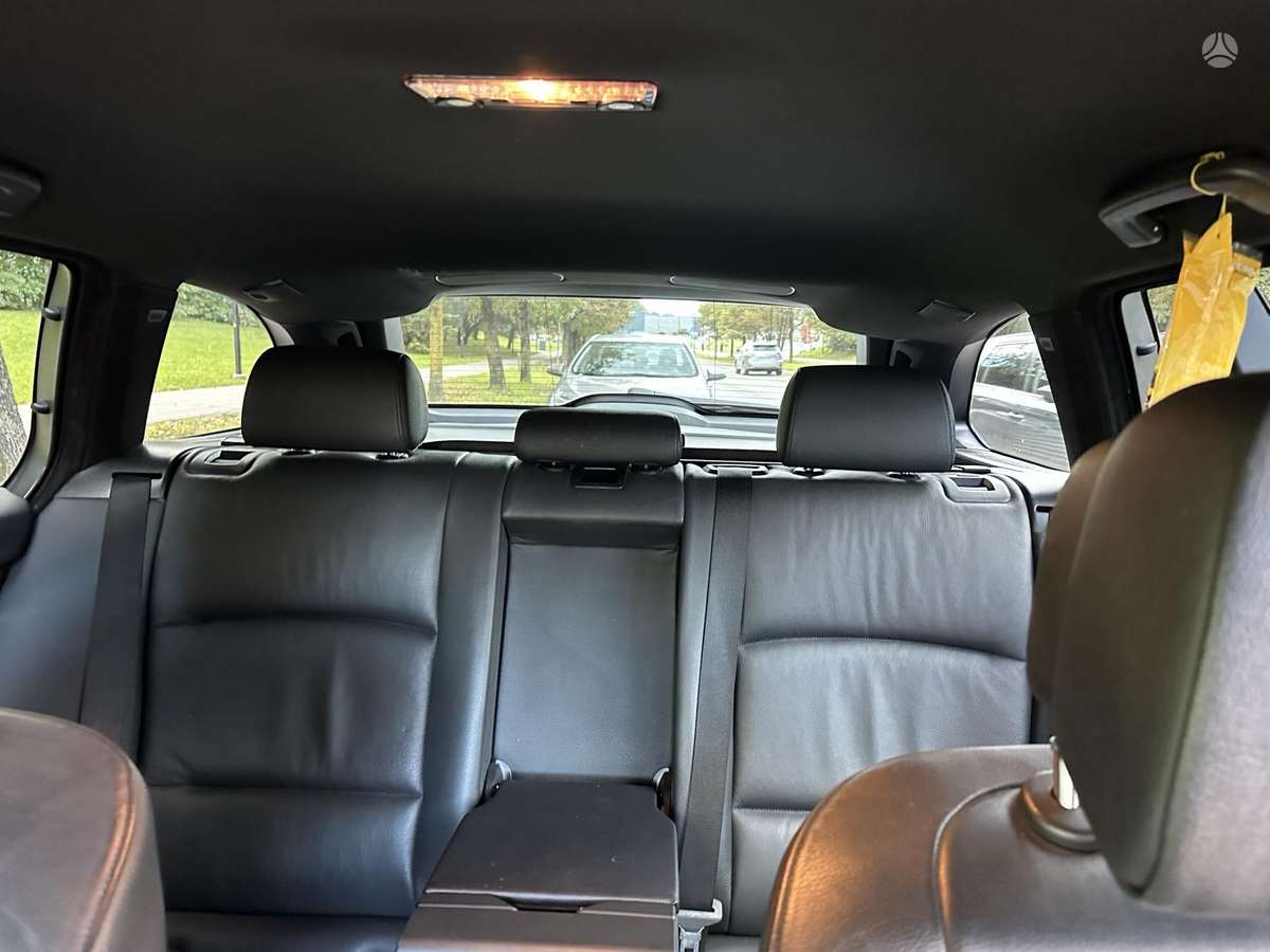 BMW 520 2011 — photo 9