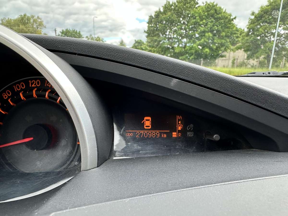 Toyota Verso 2011 — photo 18