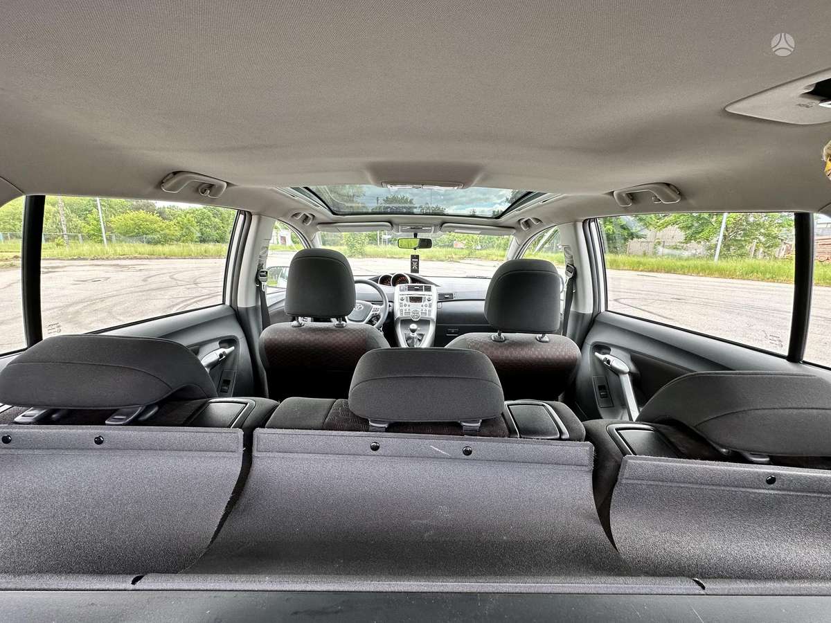 Toyota Verso 2011 — photo 21