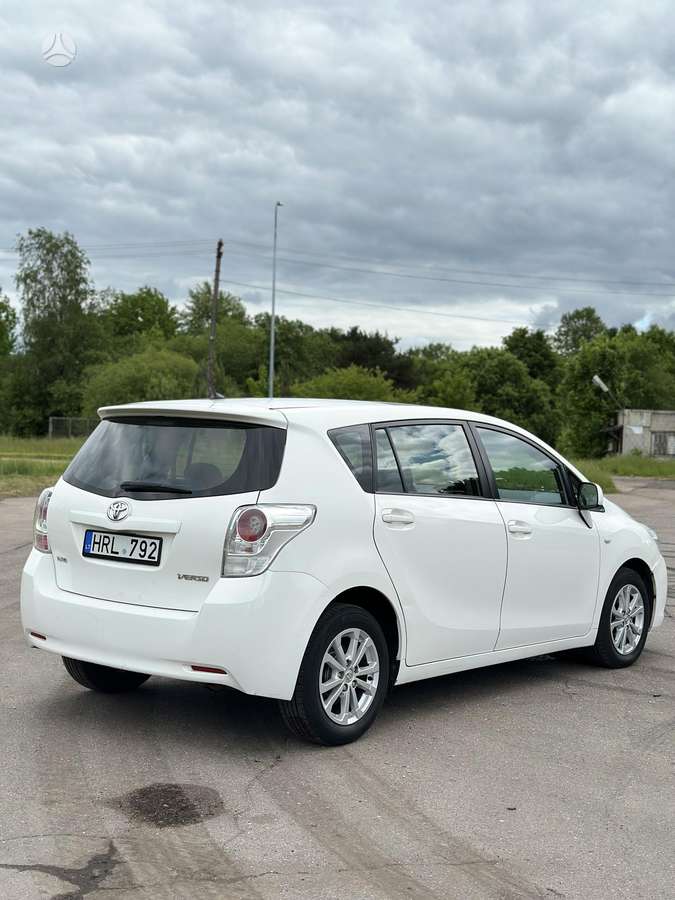 Toyota Verso 2011 — photo 6