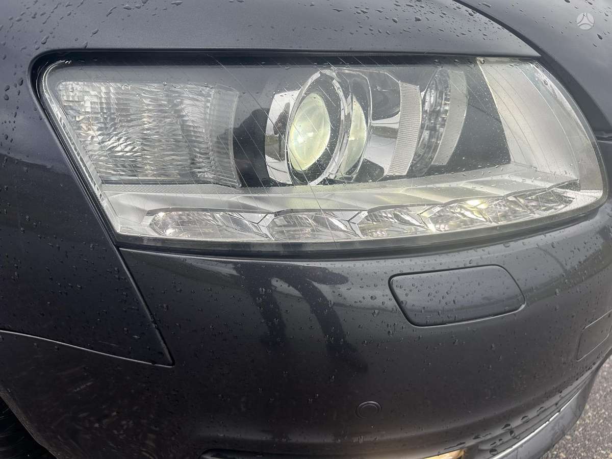 Audi A6 2011 — салон