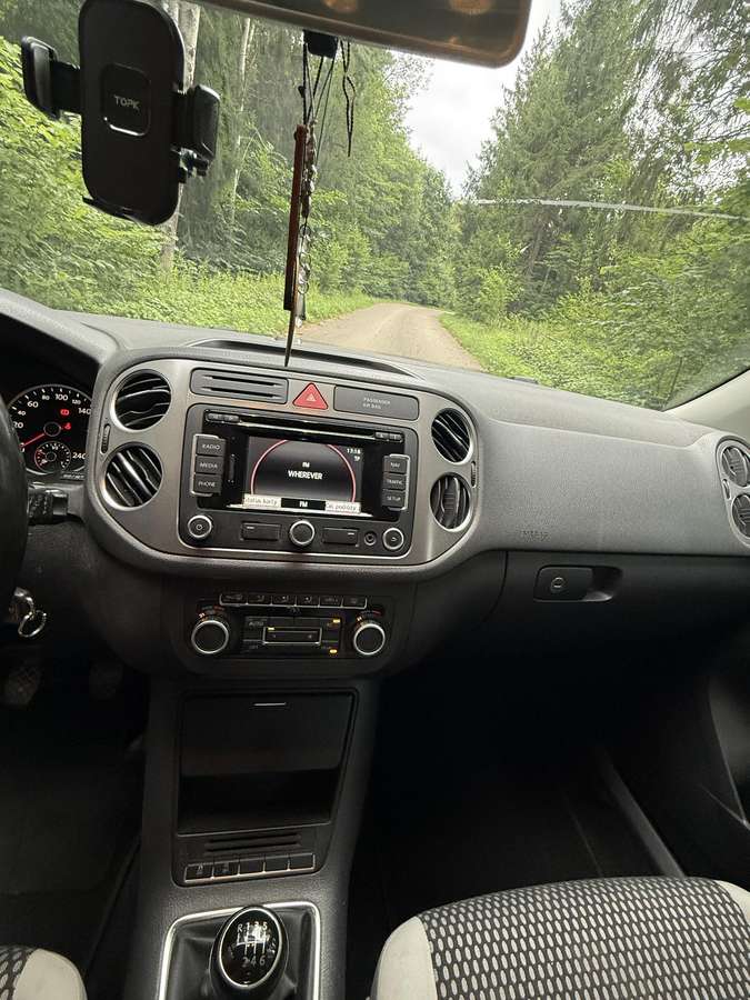 Volkswagen Tiguan 2010 — photo 11
