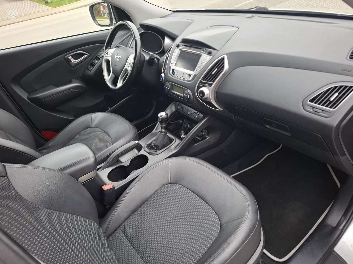 Hyundai ix35 2013 — photo 11