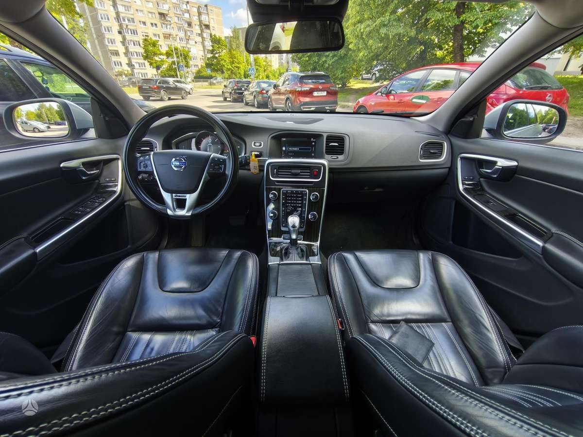 Volvo V60 2013 — photo 11