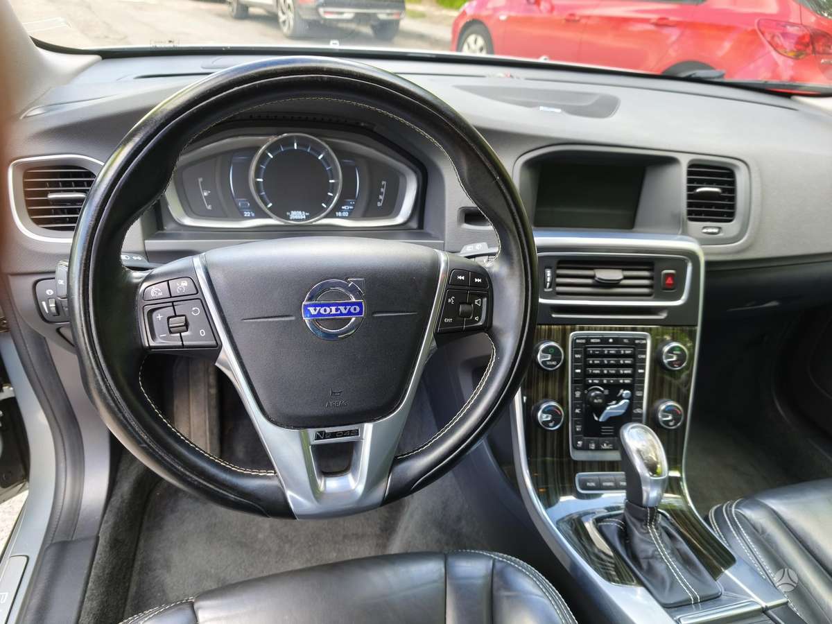 Volvo V60 2013 — photo 21