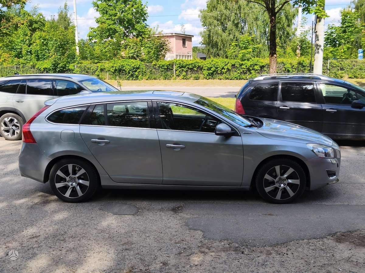 Volvo V60 2013 — photo 6