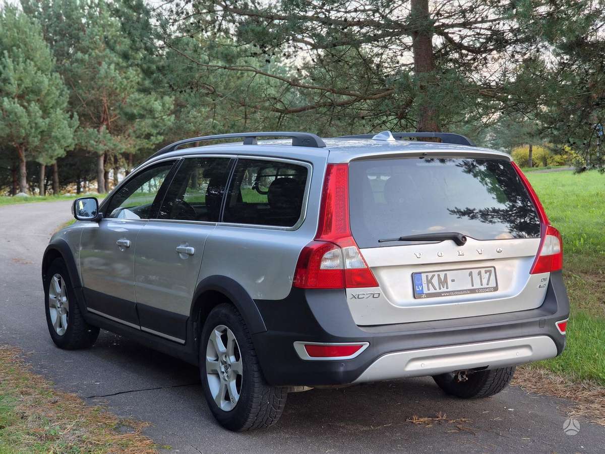 Volvo XC70 2009 — engine 2400 cm³, 185 HP (136kW)