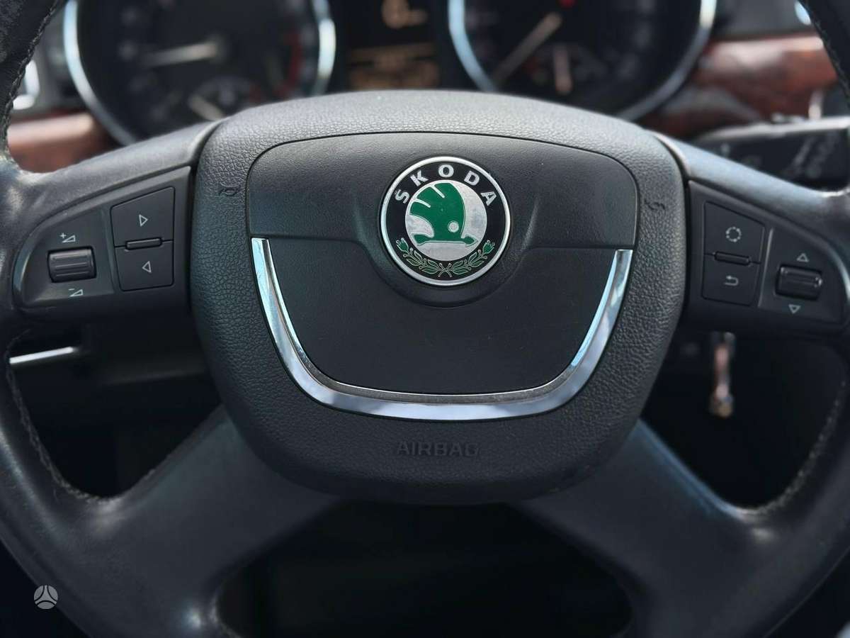 Skoda Superb 2010 — photo 10