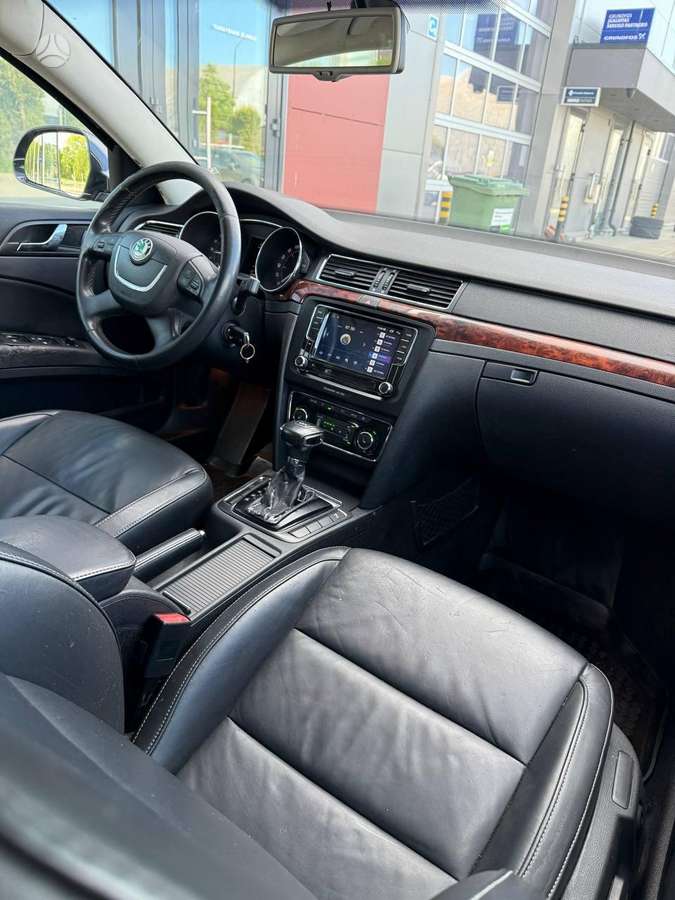 Skoda Superb 2010 — photo 17