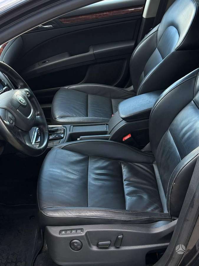 Skoda Superb 2010 — photo 19