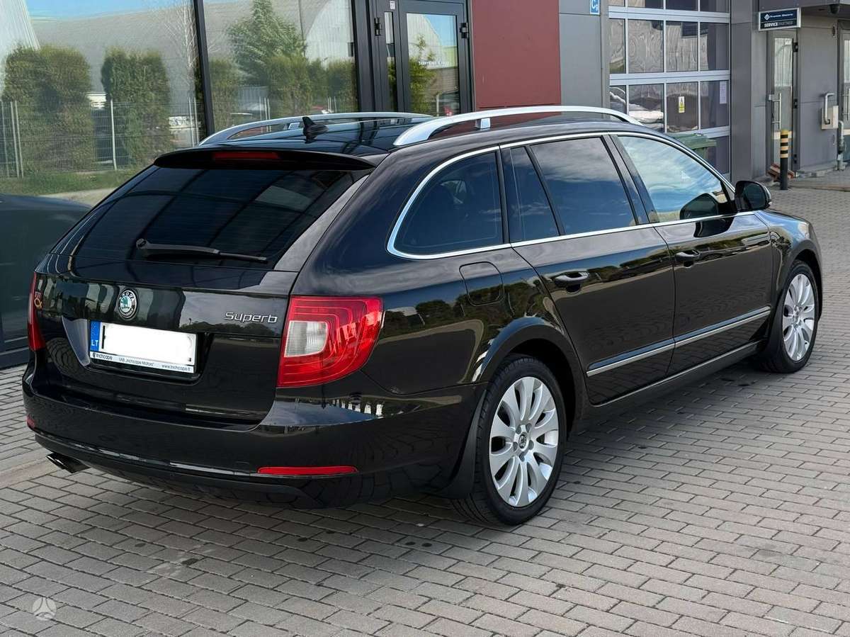 Skoda Superb 2010 — photo 6