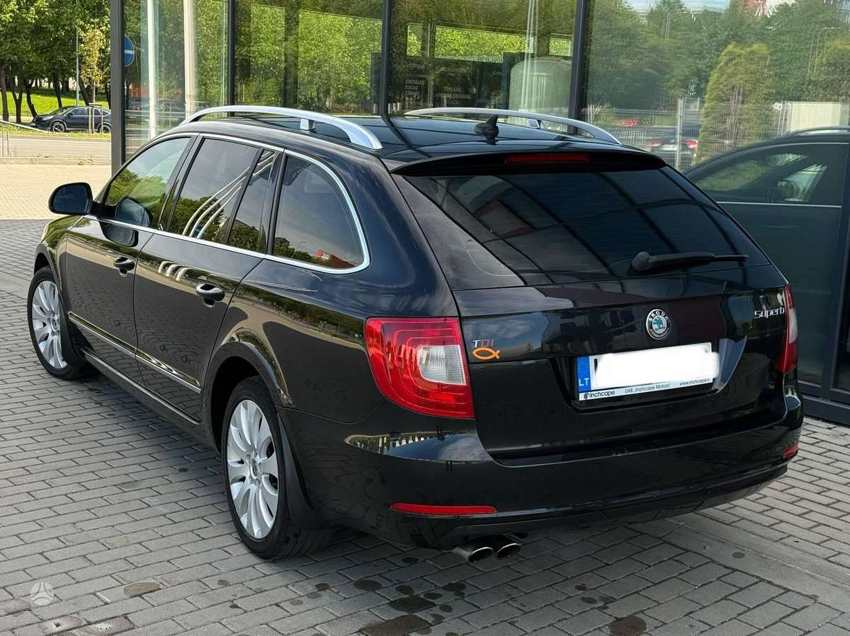 Skoda Superb 2010 — photo 7
