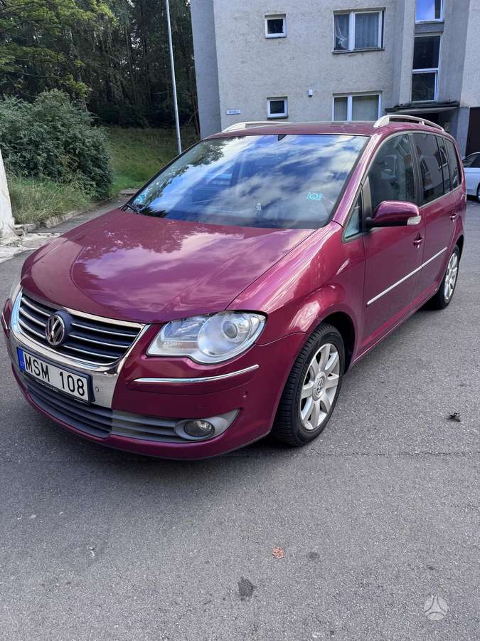 Volkswagen Touran 2008 — вигляд ззаду