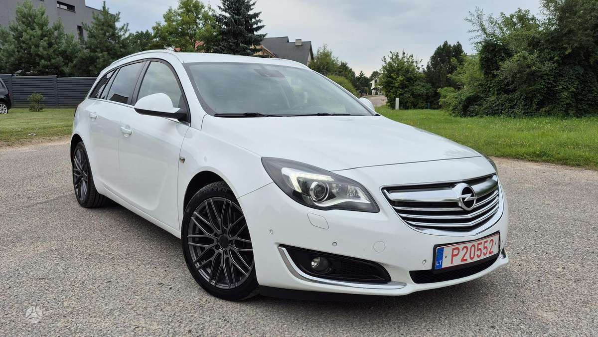 Opel Insignia 2013 — салон