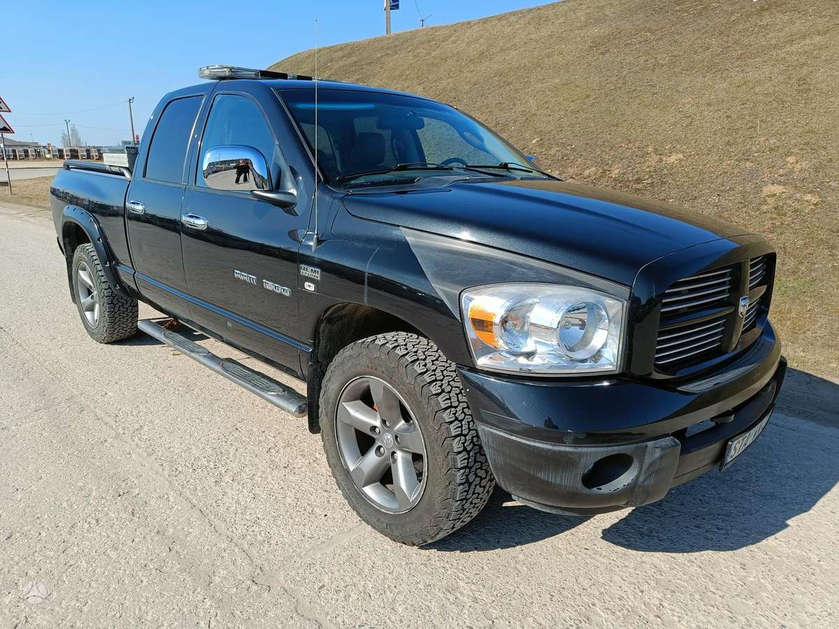 Dodge Ram 2008 — салон