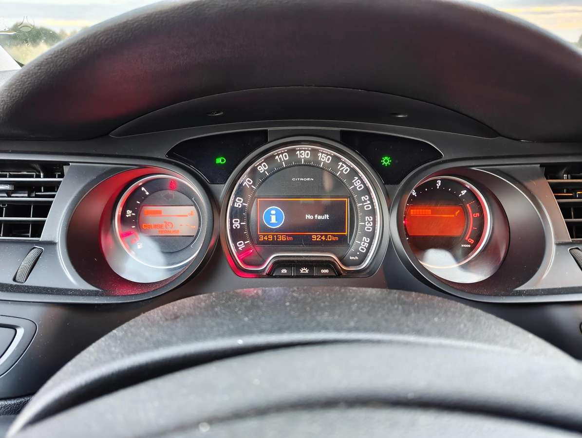 Citroen C5 2009 — photo 14