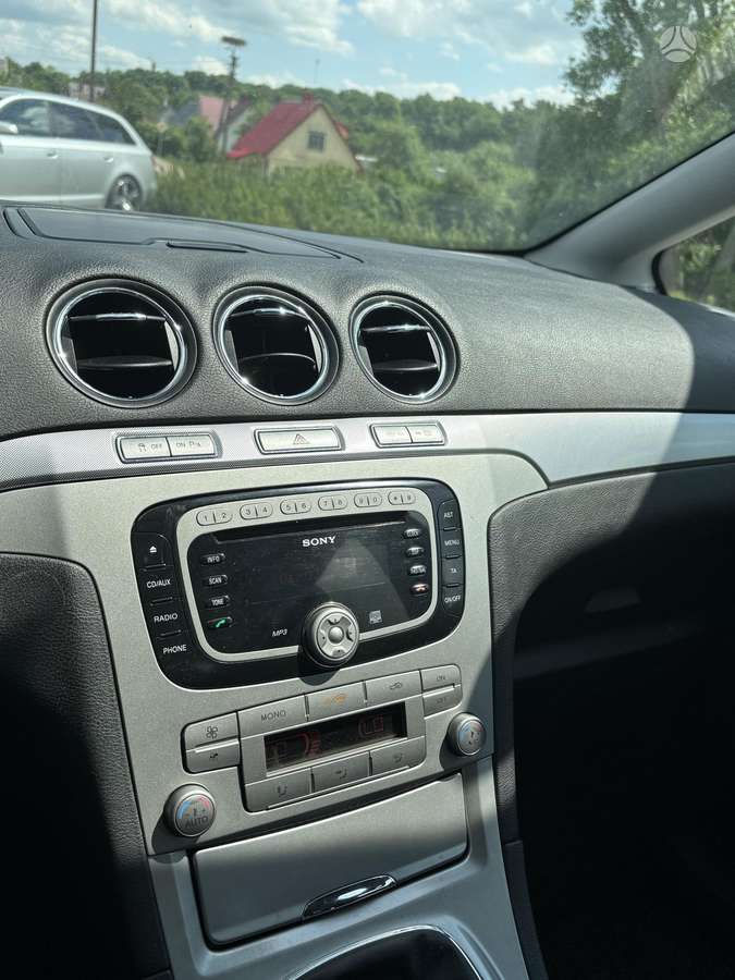 Ford S-MAX 2009 — photo 16