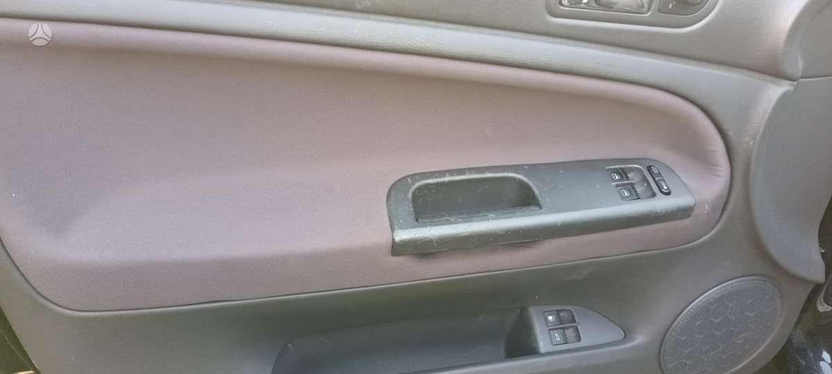 Volkswagen Passat 2005 — photo 8