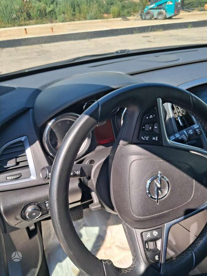Opel Astra 2015 — photo 11