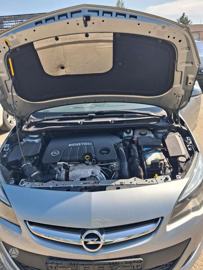 Opel Astra 2015 — photo 14