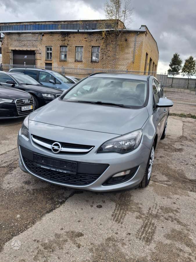 Opel Astra 2015 — photo 9