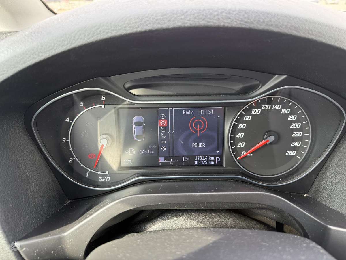 Ford S-MAX 2010 — photo 14