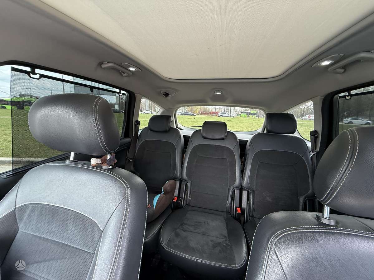 Ford S-MAX 2010 — photo 9