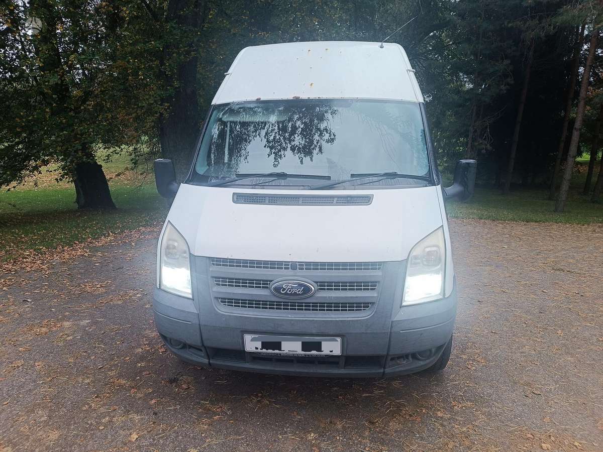 Ford Transit 2012 — rear view