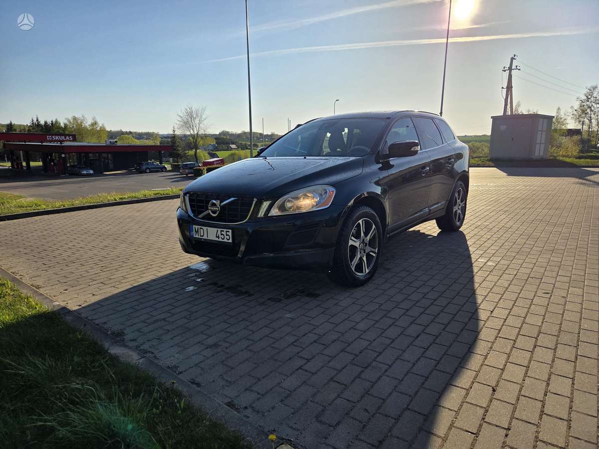 Volvo XC60 2013 — вигляд ззаду