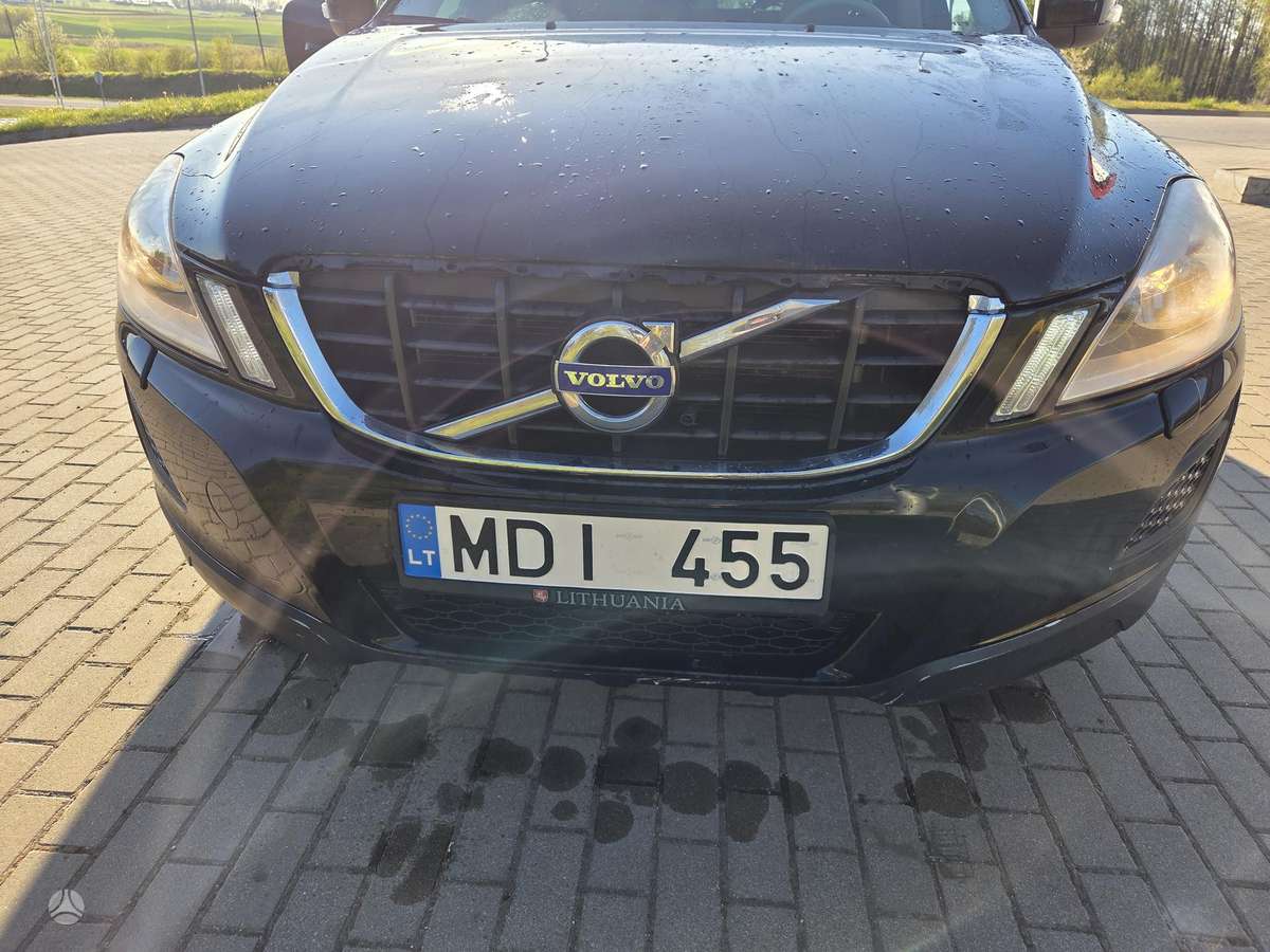Volvo XC60 2013 — салон