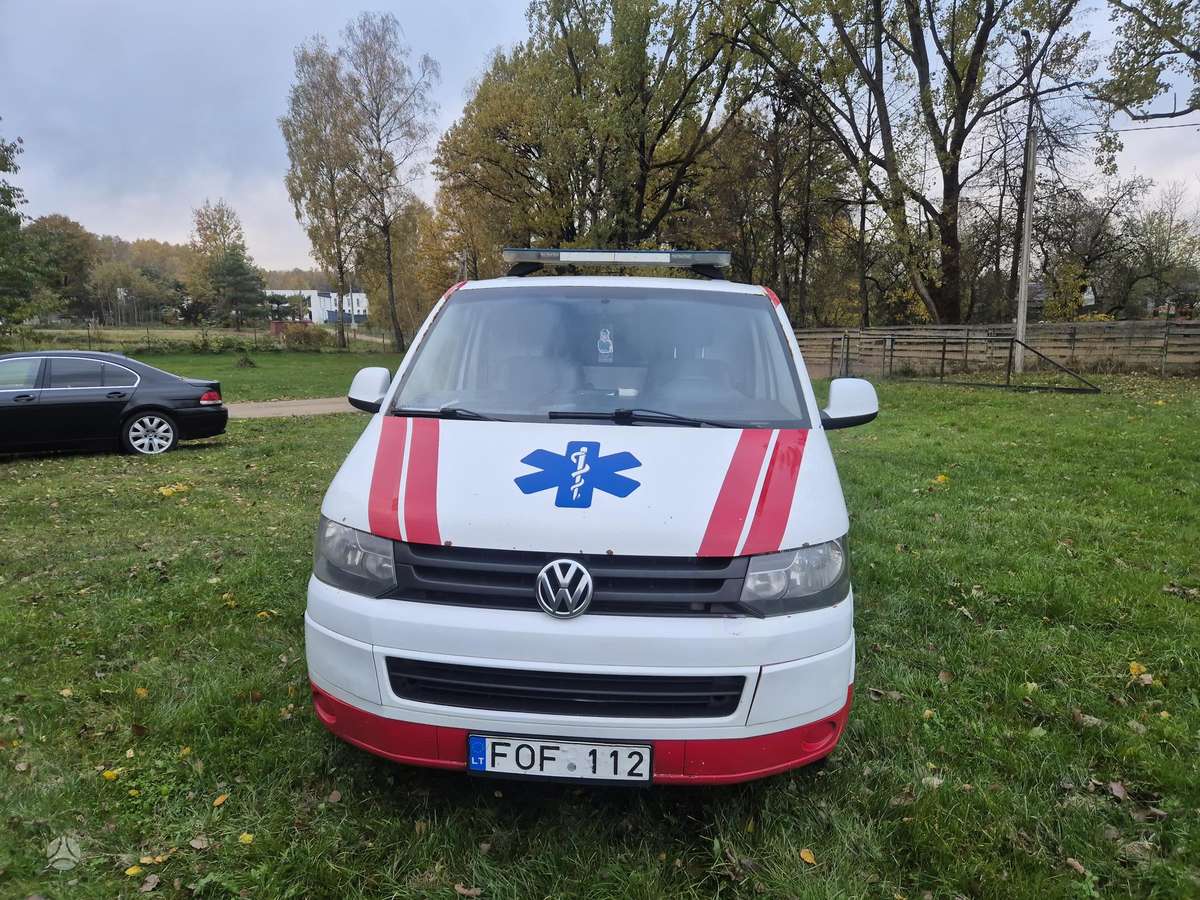 Volkswagen Transporter 2011 — rear view