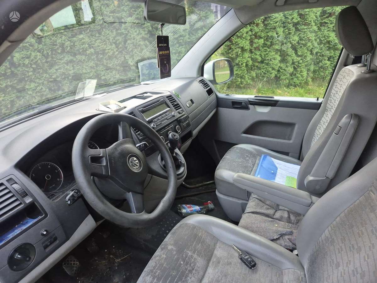Volkswagen Transporter 2011 — photo 8