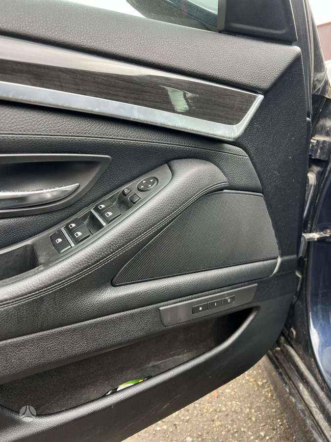 BMW 535 2010 — photo 16