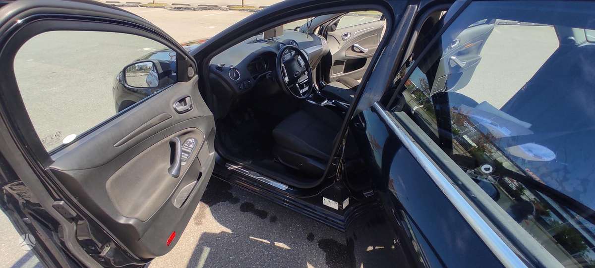 Ford Mondeo 2008 — interior