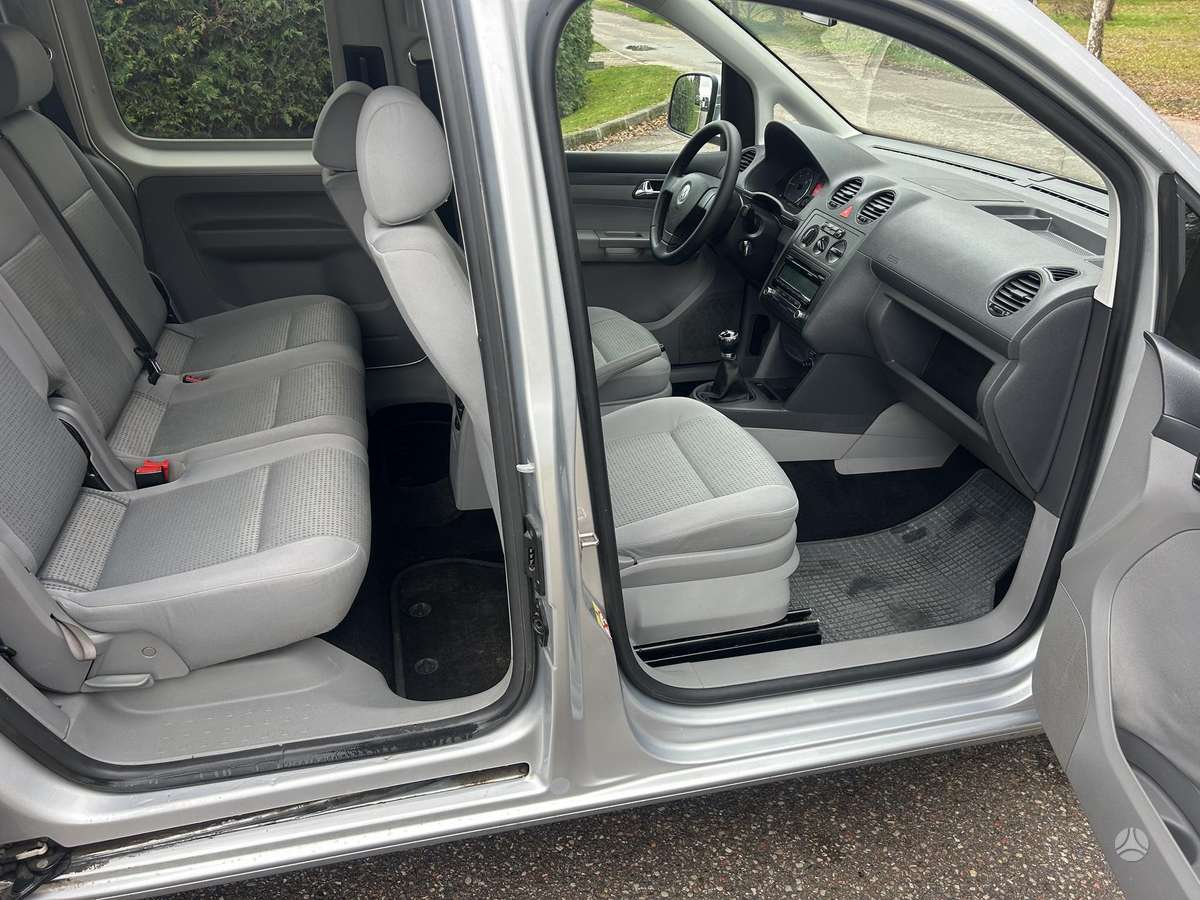 Volkswagen Caddy 2010 — photo 11