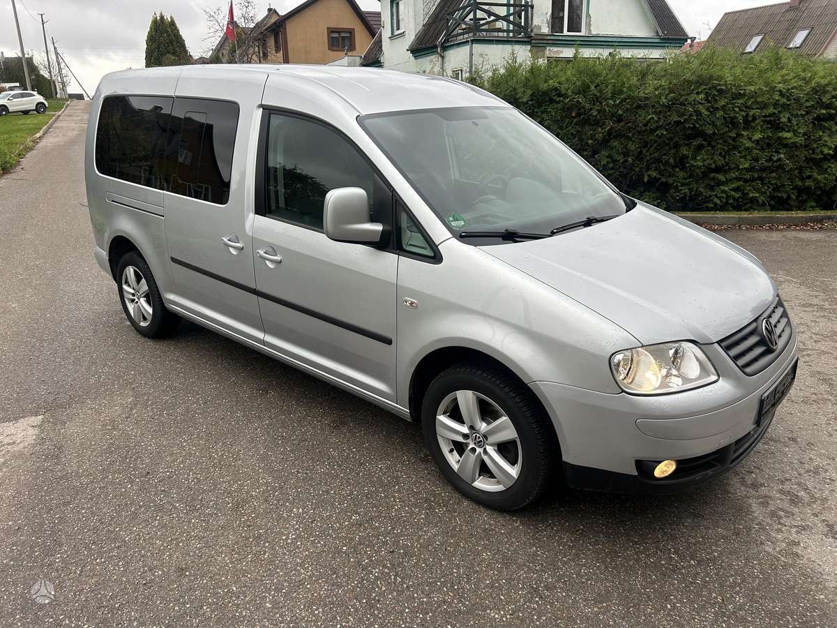 Volkswagen Caddy 2010 — rear view