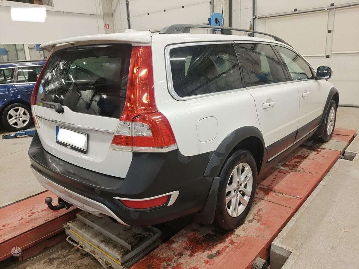 Volvo XC70 2015 — салон