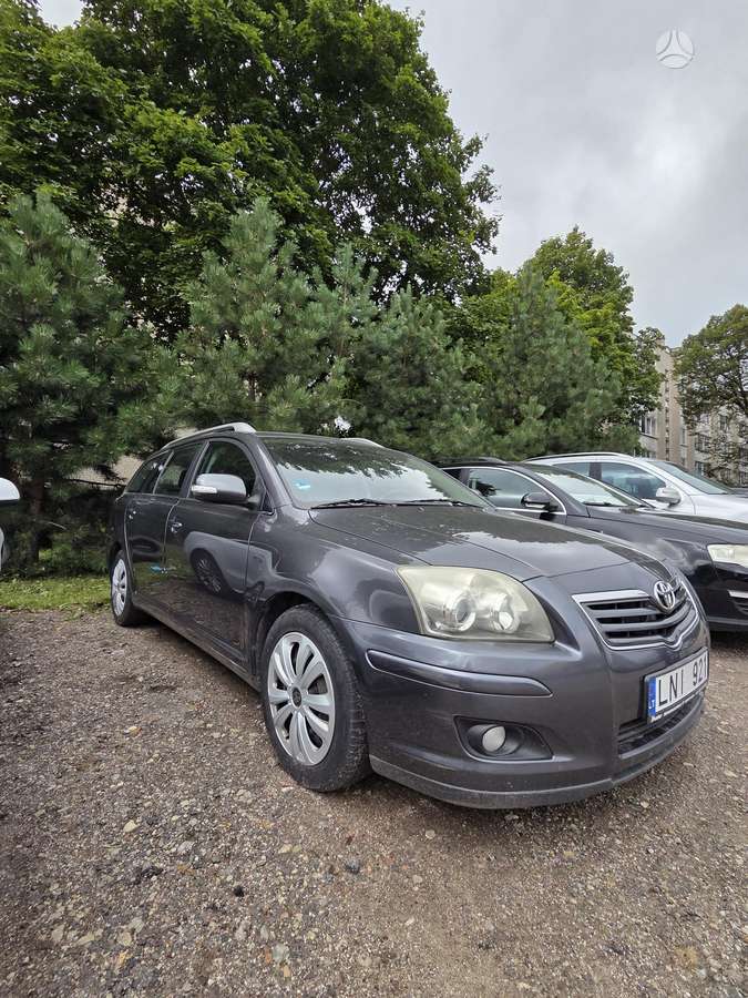 Toyota Avensis 2007 — interior