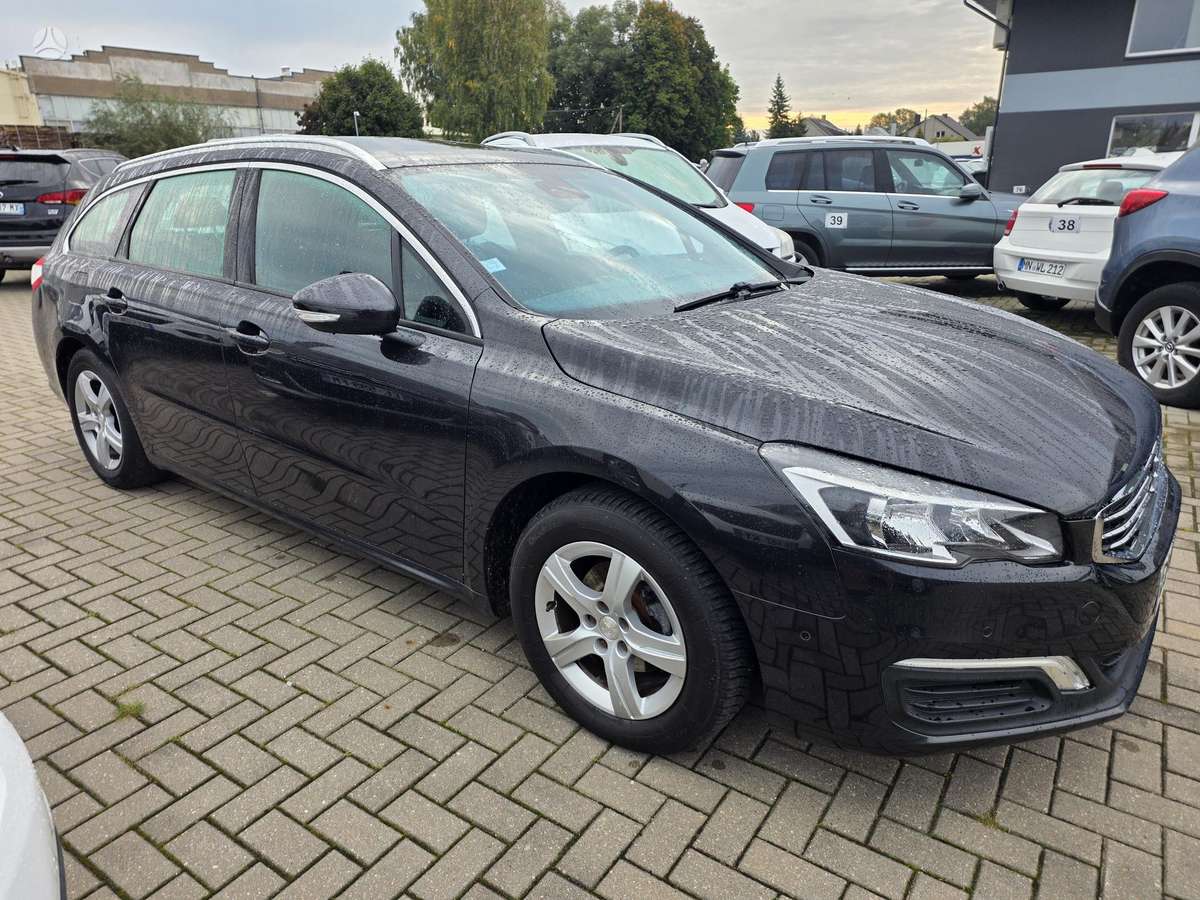 Peugeot 508 2015 — interior