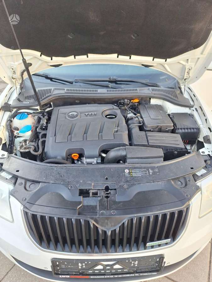 Skoda Superb 2012 — photo 13